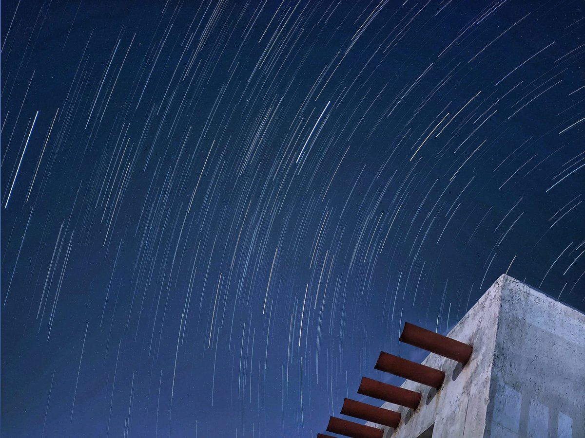 This STAR TRAIL is a combination of 81 clicks captured continuously in  46:34 mins showing the movement of STARS.
Captured on @RedmiIndia #RedmiNote7Pro .

@theCanonFanboy @AudiPhotography

#LongExposure #sky #night #photography #nature #indiaPictures #crazyShooterz #india