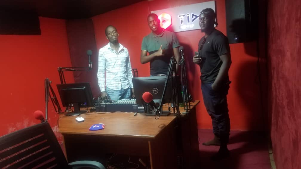 TidleRadio's tweet photo. Special shout-out to Kavali King who passed by on #BarsForLife hosted by @ARutonkire & @benezeriwanjala
🎧https://t.co/iCPdWmjdQb
#LiveItUp🚀 https://t.co/oe8CWuvOXL