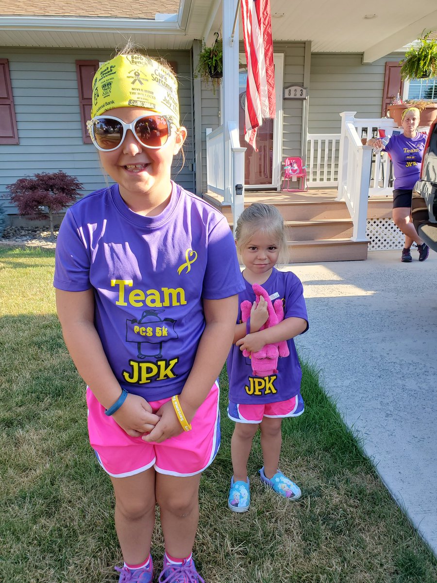 barjosh29's tweet photo. These girls are ready to run!!! @PghCureSarcoma https://t.co/mxwy13L6A3