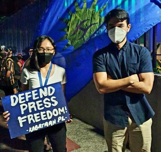 Solidarity is what we need the most now! With journalist and fellow <a href="/standupdiliman/">STAND UP</a> alum <a href="/atomaraullo/">Atom Araullo</a> ✊ #DefendPressFreedom