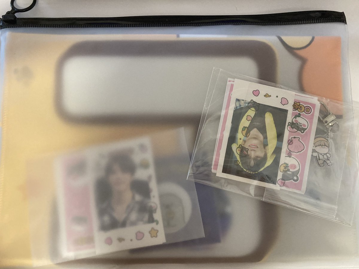 kwanthes's tweet photo. items have arrived ! 

감사합니다 @planet_chan21 님 🧡

#ktarrivals https://t.co/ac19sB4Z3O
