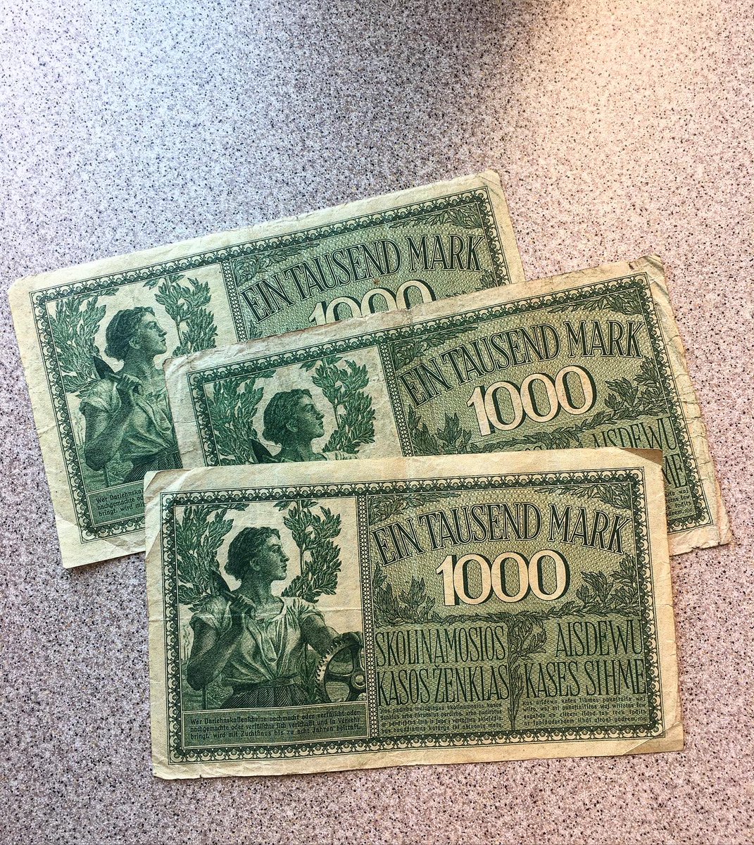 Moneyaddict93's tweet photo. 1000 Mark, 1918. Kowno (Kaunas) 🇩🇪 🇱🇹 #banknotes #banknote #banknotesoftheworld #banknotescollection #banknoty #oldmoney #money #kaunas #lithuania #klaipeda #collector #collectibles #hobbylobby #hobby #treasure #value #numismatics #numimastica #numismatic #history #vintage #insta https://t.co/USosICuSlP