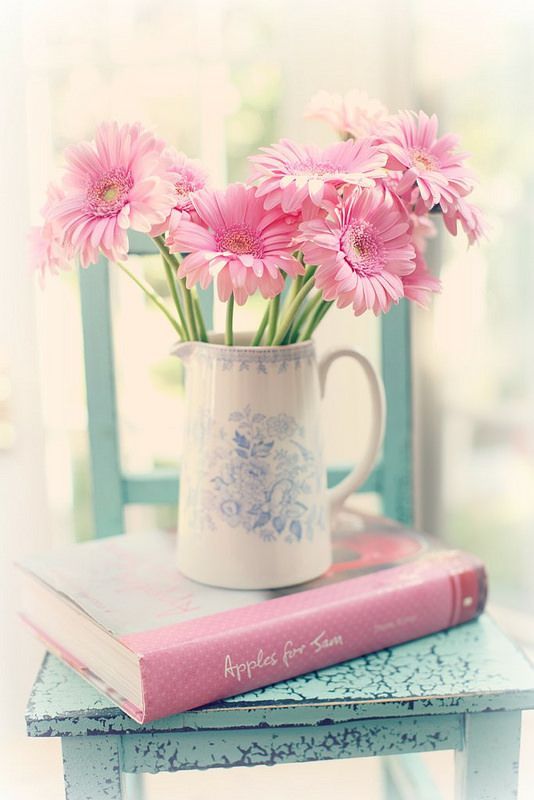 NightAlibi's tweet photo. Good morning friends. Woke up very early this morning & have been watching 'Sherlock'. I miss that show so much.Wishing you all a beautiful Saturday. โ๏ธ๐๐ท๐ฟ๐๐๏ธ
#goodmorning #timeformorecoffee https://t.co/gmGMN9F3NW
