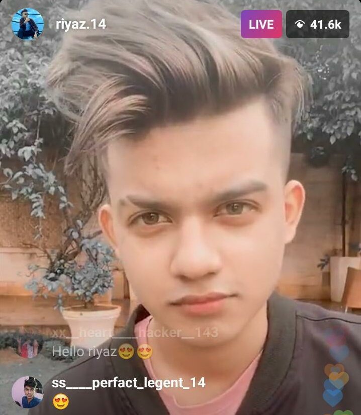stan_riyaz's tweet photo. CAM ANYONE TELL ME HOW TO USE THIS😭❤️😂.. AA TOH GAYI SAJAN KE PICHE PICHE AB USE KAISE KARTE HAI KOYI TOH BATA DO😂😂❤️ #Riifam https://t.co/a8Ft4whVrj