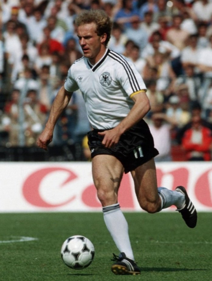 Kalle's efforts won him both the 1982 World Cup Silver Shoe and the Bronze Ball. He also made the tournaments All-Star team.
