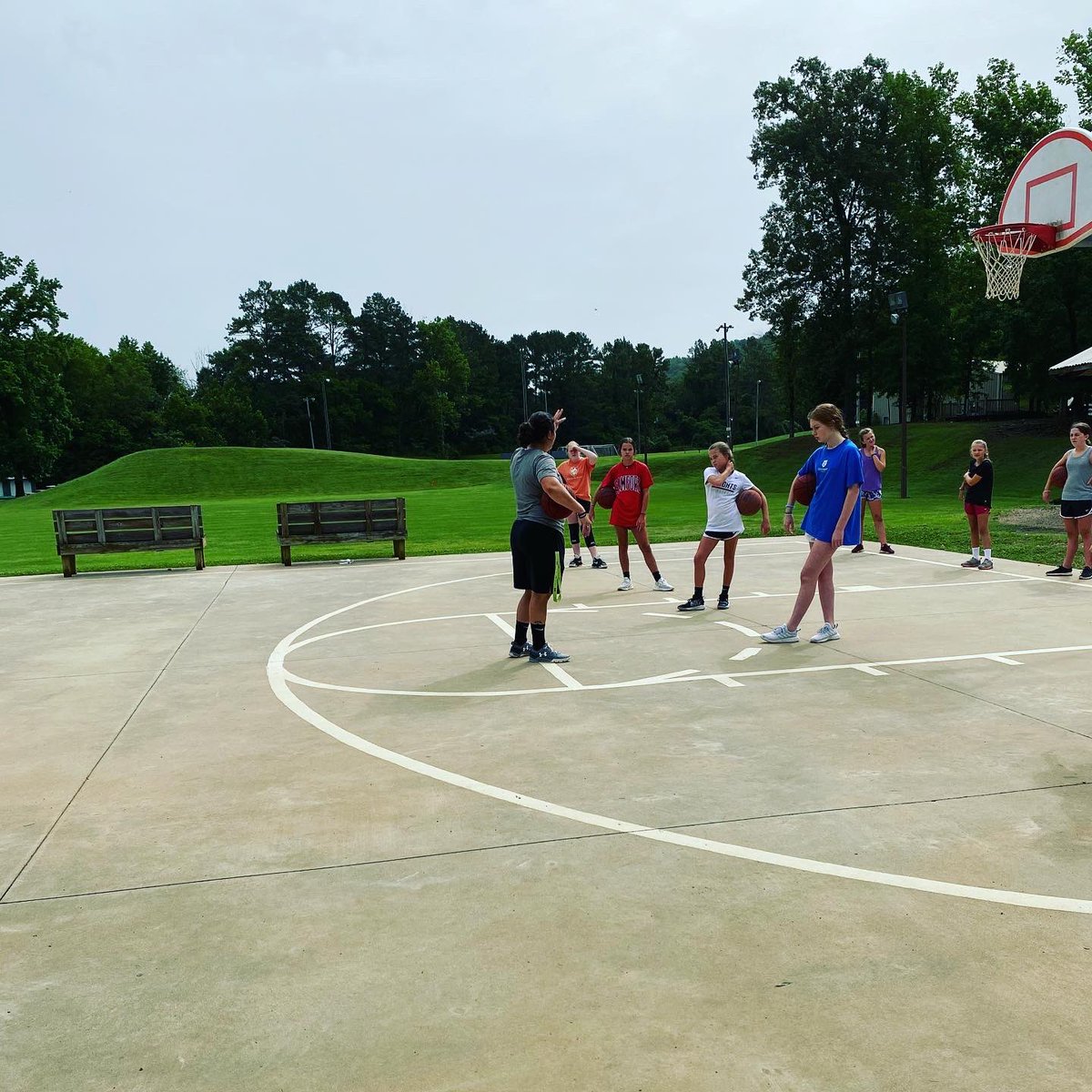 ruththetruth24's tweet photo. I have a lot more respect for outdoor sports now. Having practices this summer outside was rough. But it gave us many opportunities to grow and overcome our circumstances. Thankful to be coaching these middle school girls! Back to my roots of teaching the game. #bigTEAMlittleme https://t.co/KwoEpDZFPI