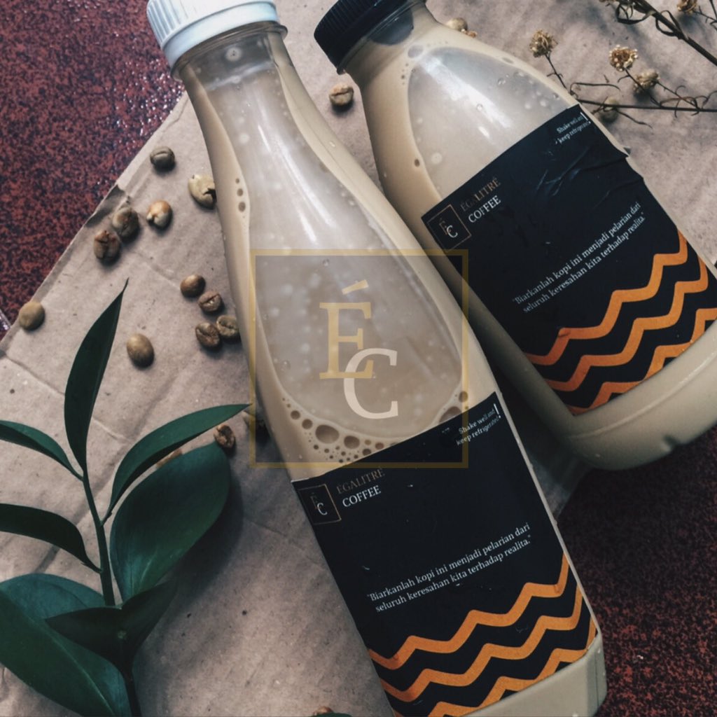 mfuadali's tweet photo. Punten lur, yang domisili Jogja bisa nyobain nih es kopi pandan. Tersedia dua ukuran, Monkey Size (350 ml) dan Rhino Size (500 ml). Bisa dicek di Instagram @egalitrecoffee.

Open Pre-Order di hari sabtu dan minggu. https://t.co/z37nOgvmD7