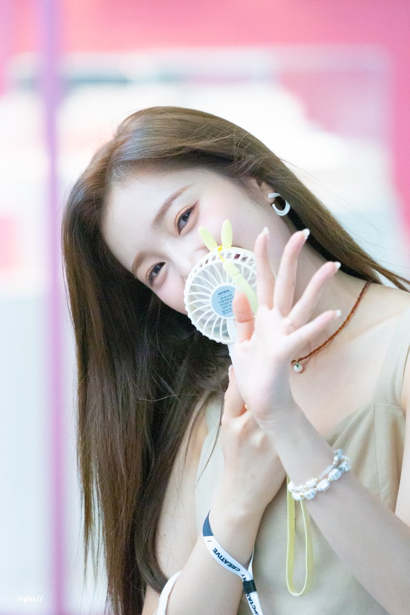 200712 라라리뷰 #에이프릴 #APRIL
#빛채경 #윤채경 #채경 #chaekyung