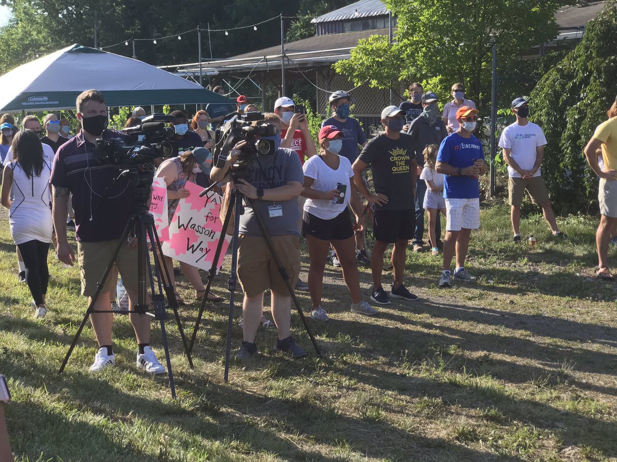 CityOfCincy's tweet photo. Mayor Cranley calls the Wasson Way Trail a way to literally “unite our city.” This phase, Phase 3, is a little over 1 mile long and will “likely be the most used and arguably the most connective piece” of the Wasson Way Trail. https://t.co/7hQ9h0Rakb