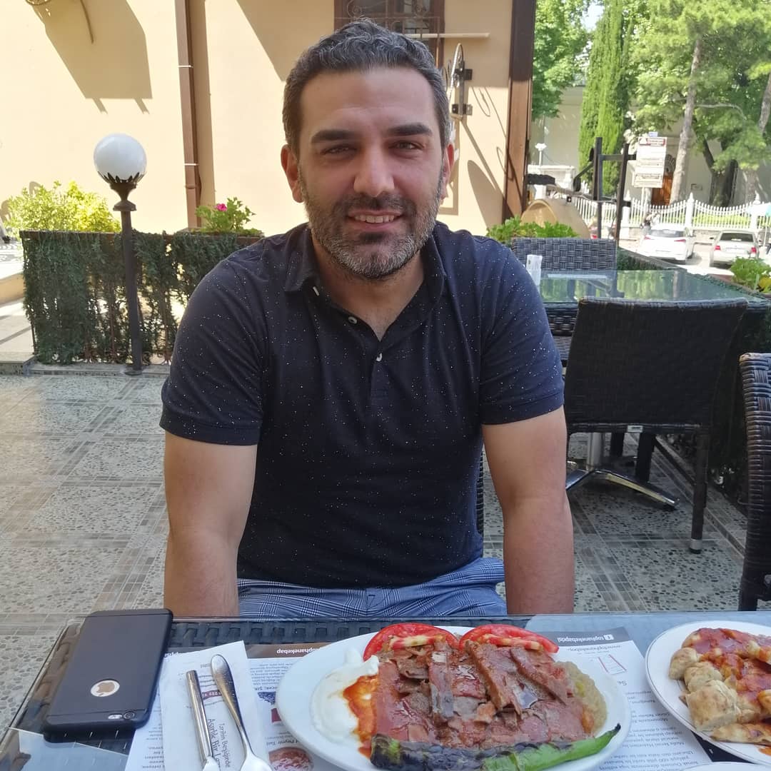 TophaneKebap's tweet photo. Bursasporumuzun eski yöneticilerinden Ali TURAN ve eski futbolcularımızdan Bekir Ozan HAS mekanımızı şereflendirdi.
#Bursaspor #AliTuran #BekirOzanHas
#tophanekebapçısı #tophanekebapcisi #bursa #tophane #bursatophane #bursakebabı #döner #kebap #etibol #pideliköfte #şıra https://t.co/XqwVjvpgqF