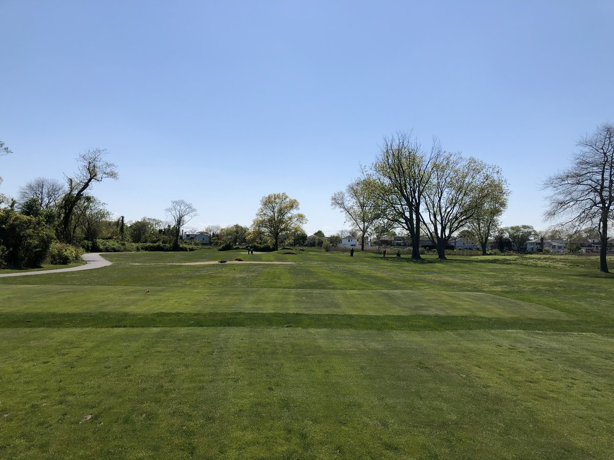 GCatMiddleBay's tweet photo. Happy Saturday!
.
.
.
.
#TheGolfClubatMiddleBay #Golf #NYGolf #GolfLife #Golfer #GolfCourse https://t.co/MG6UJvfXwk