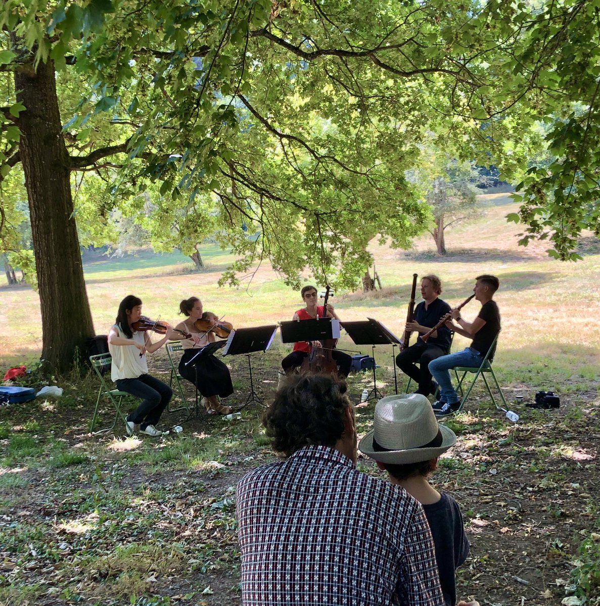 Le quintette Beethoven @cerclerhorer s’installe dans le @desertderetz pour un après midi musical avec le festival @ouvertures avec @FEVIS1 😊 @PecqueurAntoine @christben