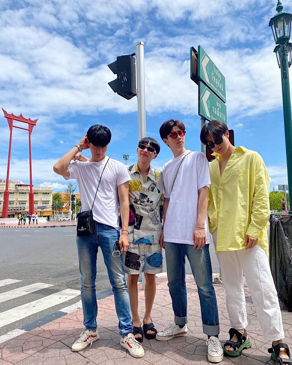_niccixxx's tweet photo. #OffGunTayArm

Wherein Arm, Off, Gun and Tay are the best of friends since they were freshmen. Off fell for Gun, but Gun fell for Tay, and Tay, well he fell so hard for Gun while Arm, he's scared of commitments. And cliche as it might sound, the three of them are scared+ https://t.co/xq602Aq1XZ