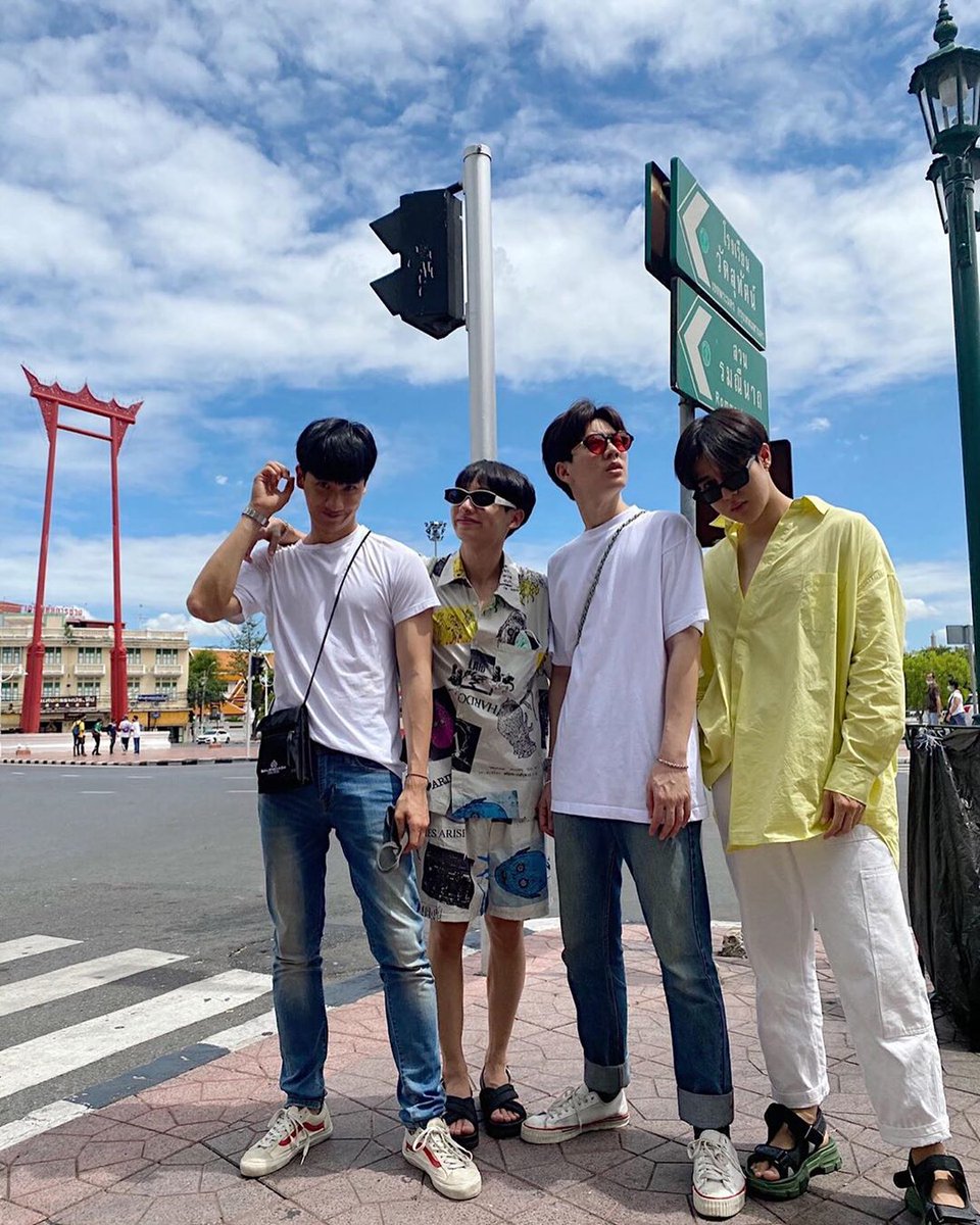 _niccixxx's tweet photo. #OffGunTayArm

Wherein Arm, Off, Gun and Tay are the best of friends since they were freshmen. Off fell for Gun, but Gun fell for Tay, and Tay, well he fell so hard for Gun while Arm, he's scared of commitments. And cliche as it might sound, the three of them are scared+ https://t.co/xq602Aq1XZ