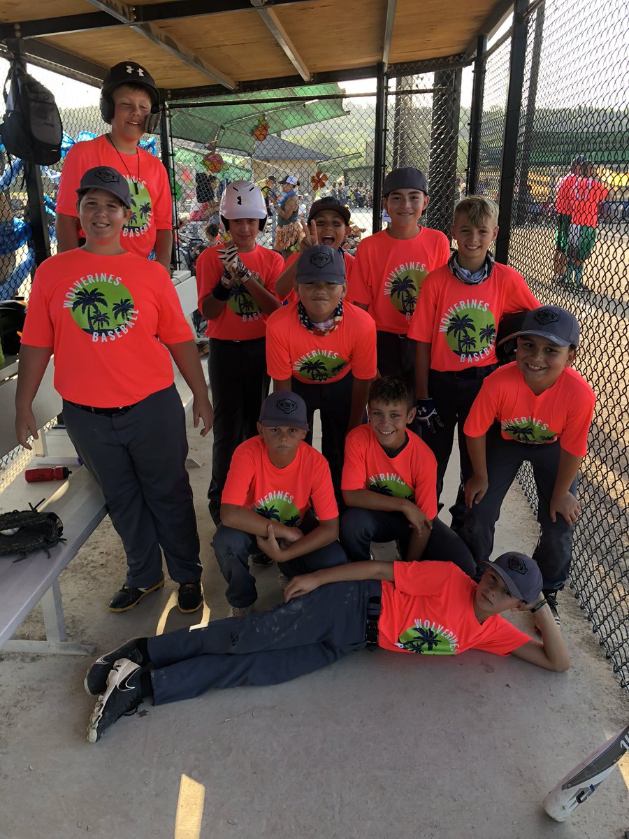 dncbenton5's tweet photo. Wolverines are in the house!!!! Let’s get this party started!!!@HawaiianHitfest #HawaiianHitfest20 #Wolverines202011A https://t.co/eKtgAuzbK0