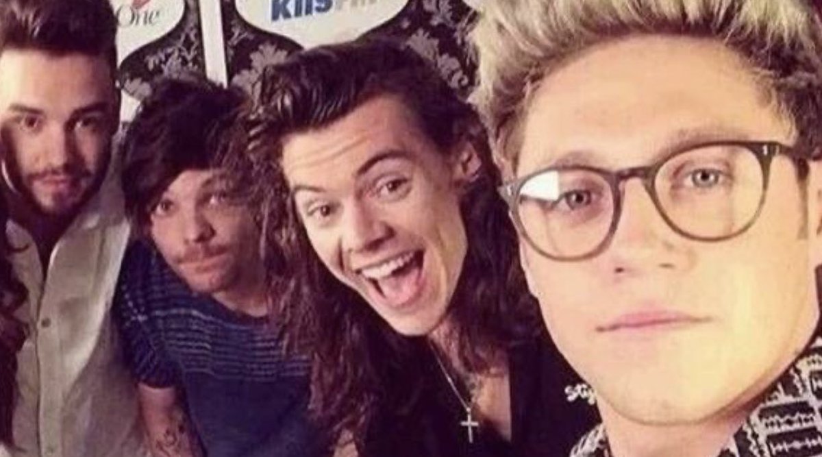 Niall‘s 1D selfies ~ a thread