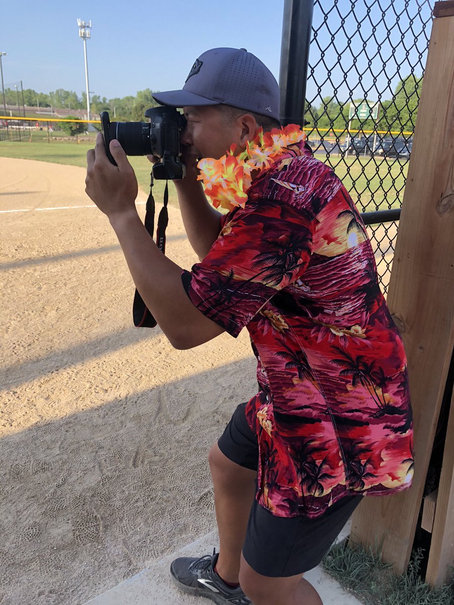 CherylShin4's tweet photo. @HawaiianHitfest #wolverines202011a  #HawaiianHitfest20 Our personal Wolverine Photographer in full effect!! https://t.co/k2qSHZFVVQ