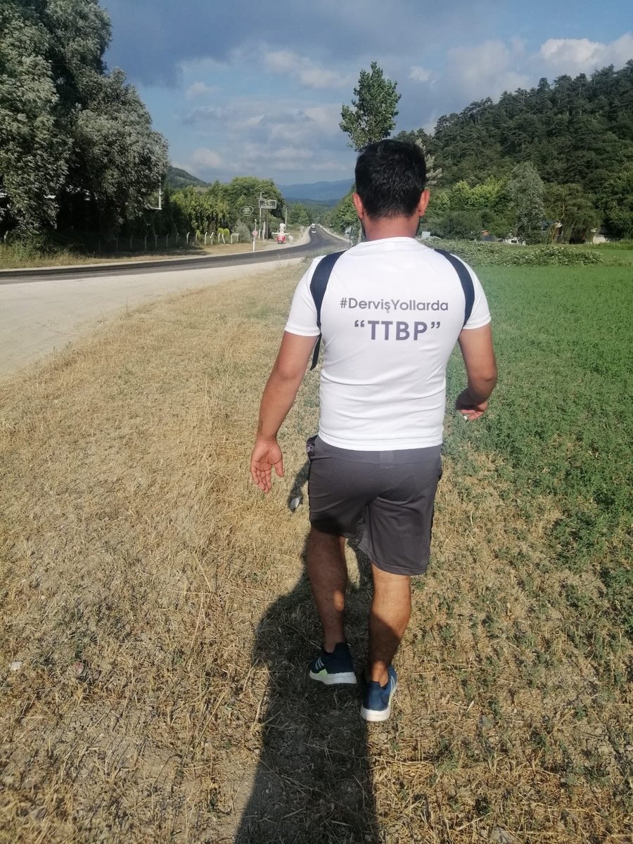 <a href="/ismailsaymaz/">İsmail Saymaz</a> 2 milyon takipçiniz içinde 200 bin tekel bayisi esnafı var bizim sesimizi duyurmak istermisiniz şuan İstanbul’dan Ankara’ya 6 gündür tek başına yürüyen bir meslektaşımız var bu ülkedeki küçük esnaflar adına baskılar ve cezalardan yıldık alt sınır 65 bin üst sınır 320 bin TL