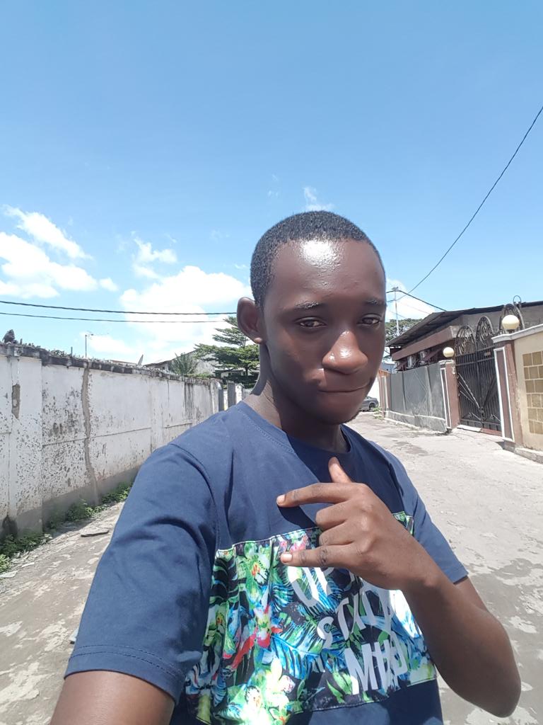 elemo_l's tweet photo. Si tu es intéressé par moi veuillez mais contact en pv ne soiyer pas timide venez gagner mon coeur je invite toute femme célibataire dans le monde entière peut importe ton pays je était invité avenir gagner mon coeur ne rate pas cette chance à devenir ma moitié car je suis unique https://t.co/7toCRLzkOc