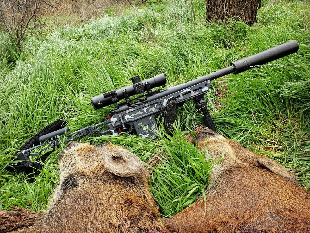 BlackCollarArms's tweet photo. The PorkSword doing what PorkSwords do 🐗🔥🔥🗡

#BlackCollarArms #PorkSwordPistol #PorkSwordChassis #BoltActionPistol #BlackCollarCustoms #HogHunting #HogGun #AZWS https://t.co/Ua2JoRUxD2
