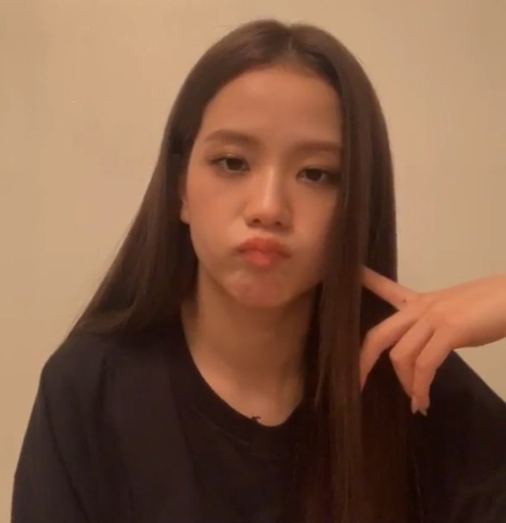 jisoosjpg's tweet photo. cute!!😍 https://t.co/M3HYhaRKXs
