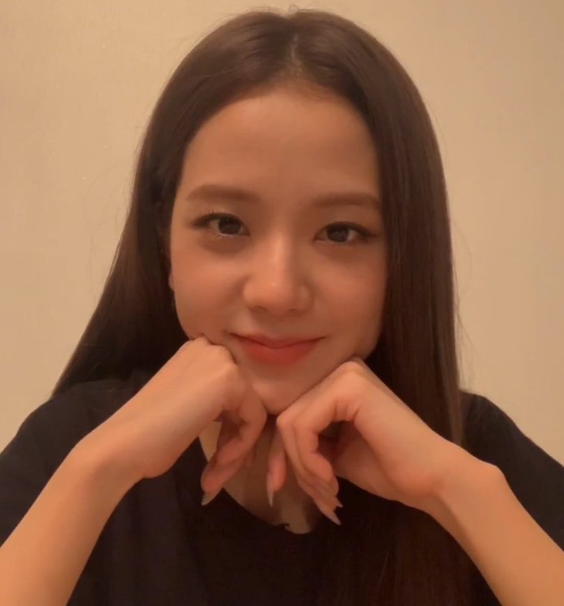 jisoosjpg's tweet photo. cute!!😍 https://t.co/M3HYhaRKXs