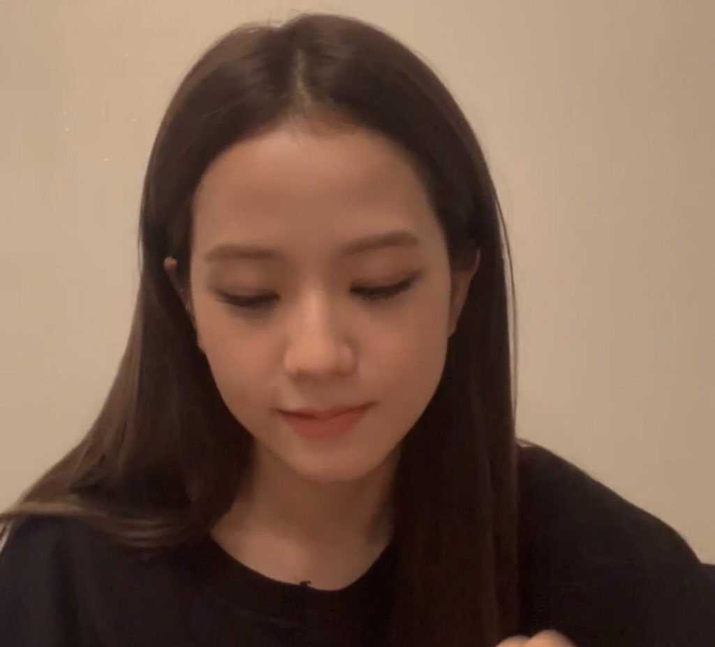 jisoosjpg's tweet photo. cute!!😍 https://t.co/M3HYhaRKXs