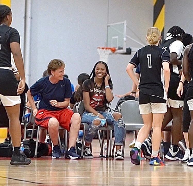 centennialgbb's tweet image. Relationships matter. They have to be fostered and nurtured. 
If you aren’t doing this with your head coach, then evaluate that relationship. 
Positive Vibes only ✨

#KDub #AllSmiles