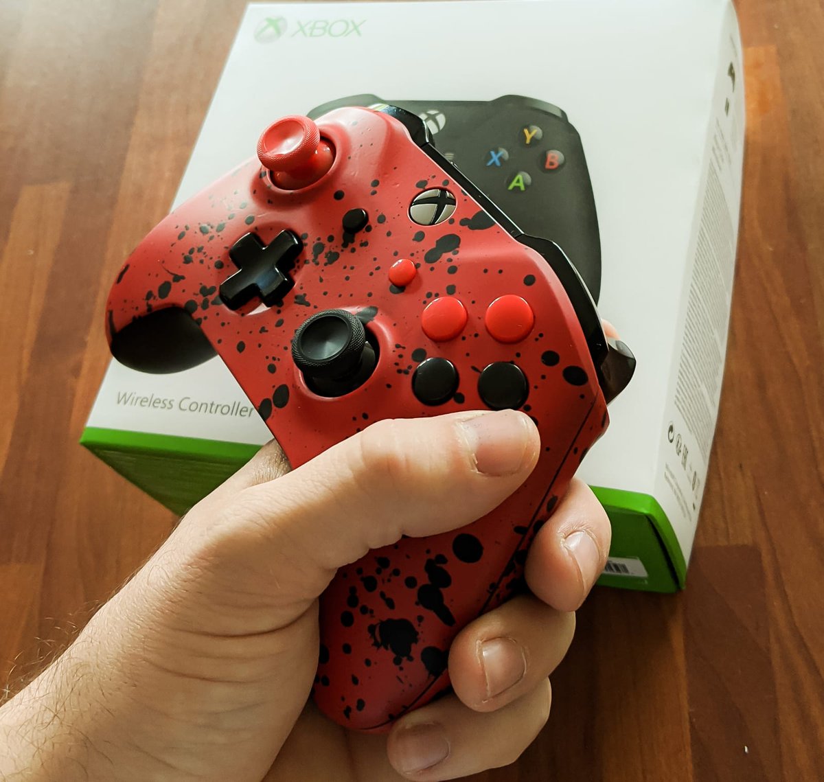 craigkendrick's tweet photo. Custom made wireless Xbox controllers.
Hand painted, any design considered. 
Extremely competitive prices.
Contact: dan15lee@hotmail.com 
More design examples to follow. https://t.co/FpvFcqTQrN