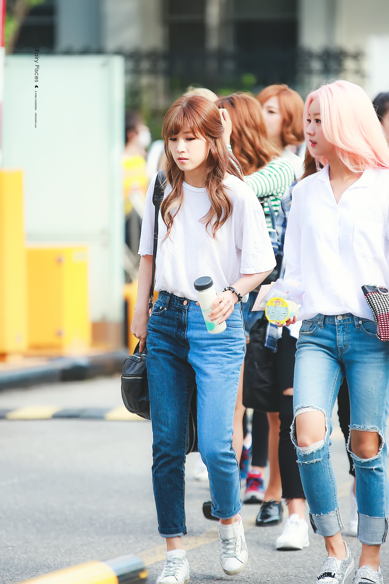 19910303net's tweet photo. ☀ 2015
#초롱 (@Apinkpcr) #에이핑크 #박초롱 #CHORONG

그 여름🌿 https://t.co/qE733VeehF