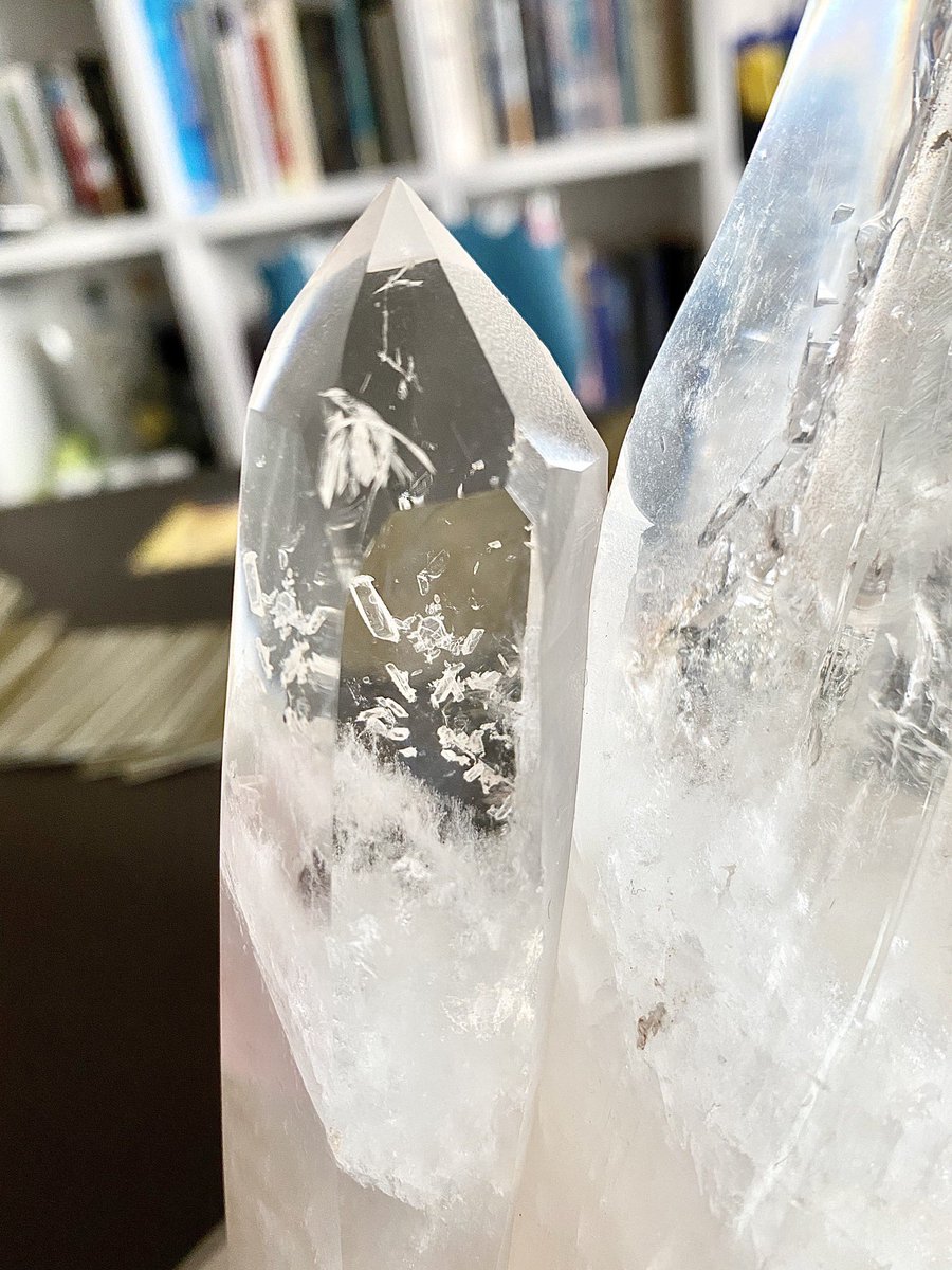 사람들에게 빛을 주는 아이.