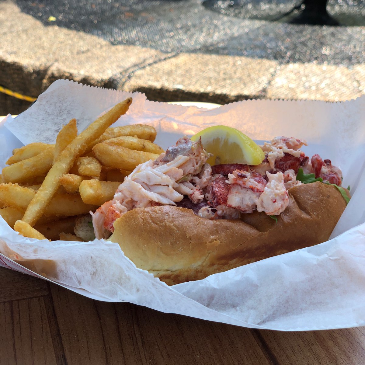 Obriens_nptri's tweet photo. Check us out in the upcoming August issue of @NewportLifeMag for Aquidneck’s Best Lobster Roll! #FollowMeToOBs https://t.co/MINQEVOKqH