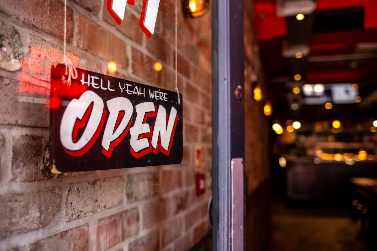 Our Bristol Smokehouses opens its door to the public for the first time since March today!
Due to spacing, we are restricted on what we can take with regards to bookings,so these are currently limited to tables of 6-8.
We are however open for walk-ins, but in a limited capacity.