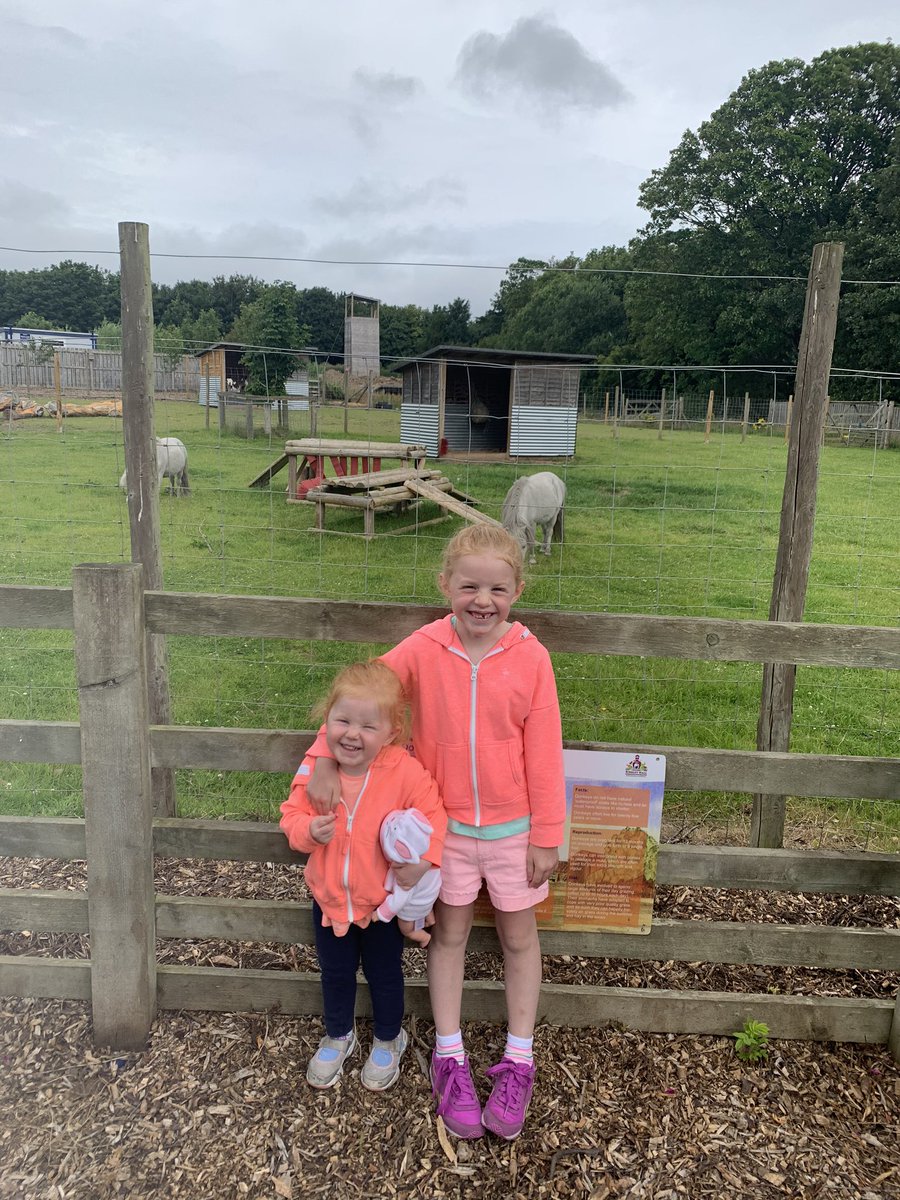 RochniaLisa's tweet photo. Sophie and Annabelle loved their visit to @NorthlandColl Zoo yesterday. What an asset to the organisation and only ten mins from my house so we will be back soon! Thanks to the brilliant staff for making the morning lovely for my girls 💕 https://t.co/zZLHoVnxu1