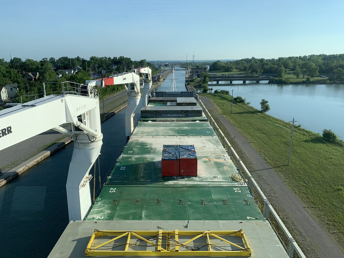 CaptainJ_A_C's tweet photo. #ShipDuJour was the #AlaskaBorg. What a gorgeous morning in the @wellandcanal! The fog looked a little creepy in some spots like the Townline Tunnel area.
You can see better at night the damage on the #Alanis. (Thanks for leaving the inside light on😉) https://t.co/QusWsXlg68