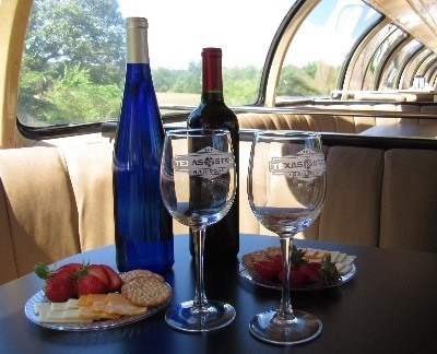 TexasStateRR's tweet photo. Celebrate #RomanceOnTheRails with a #DateNight aboard #TexasStateRR. "Wines in the Pines" offers zesty appetizers accompanying select wines during our #Starlight evening schedule, Friday July 24 and Friday, September 11. https://t.co/T1AzoO6IOE https://t.co/OACBkqtDD3