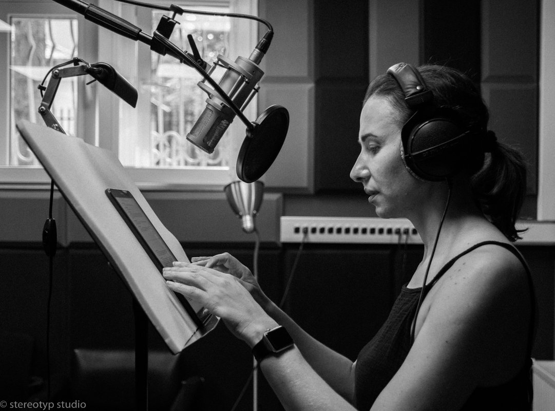 stereotypstudio's tweet photo. Znakomita Aleksandra Popławska, gwiazda najchętniej oglądanego serialu I.półrocza 2020 #Wataha na @hbopolska 🔥 w nowym audio serialu #OsiedleRZNiW by @remigiuszmroz Zapraszamy do wysłuchania w appce @audioteka Kolejne odcinki w każdą środę.
#stereotypstudio @gazetapl_news https://t.co/cYpmBJq2cY