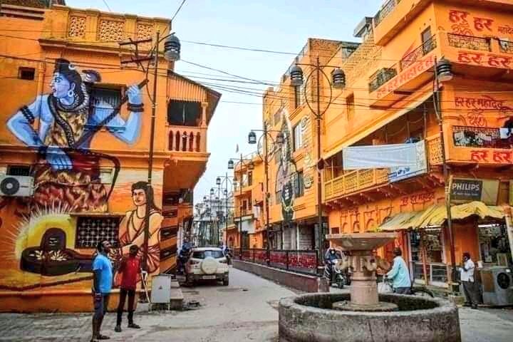KavitaTripathi_'s tweet photo. भगवामयी केसरिया रंग में रंग रहा प्रयागराज, @myogiadityanath जी के राज में बदल रहा हमारा उत्तर ���्रदेश🚩👌

हर हर महादेव💓🙏 https://t.co/KcFgxuPfvF