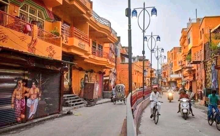 KavitaTripathi_'s tweet photo. भगवामयी केसरिया रंग में रंग रहा प्रयागराज, @myogiadityanath जी के राज में बदल रहा हमारा उत्तर ���्रदेश🚩👌

हर हर महादेव💓🙏 https://t.co/KcFgxuPfvF