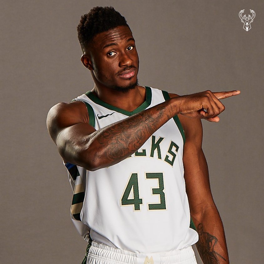 Bucks's tweet photo. RT to wish @Thanasis_ante43 a happy 28th birthday!! https://t.co/xYa5lZTwUk