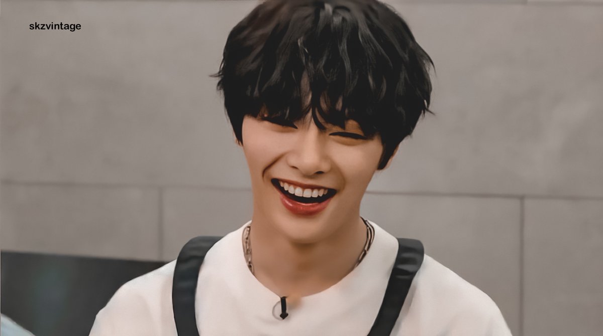 ян чонин stray kids. Stray kids jeongin. сколько лет чонину 2024. чонин stray kids 2020. ай эн stray kids.