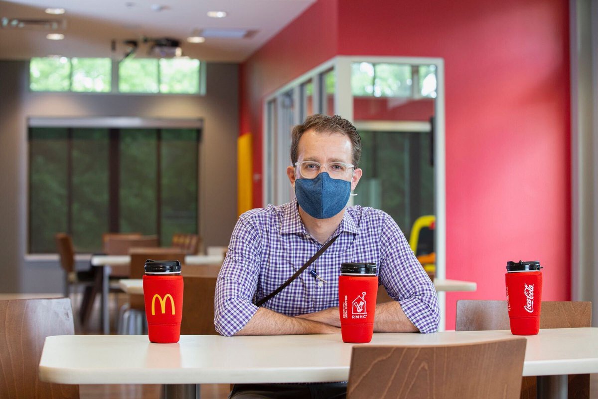 ghidotticomm's tweet photo. Beginning today, stop by your local McDonald's® drive-thru and purchase one of their #SleevesForSupport to keep your large McDonald's® beverage cold and make a change locally. The proceeds of each purchase go directly towards @RMHCArkansas and help keep families together. ❤️ https://t.co/I1H4goTEtH