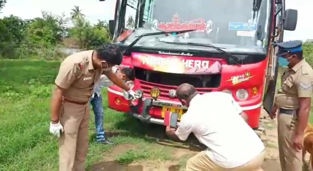mannar_mannan's tweet photo. #Coimbatore rural police arrested a Kerala native for transporting passengers between Tamil Nadu and #Kerala using a #FakeEPass.
KG Chavadi police arrested S Mohammad Shapath (30) from Kulappulli near Ernakulam and seized the bus on Saturday.
@xpresstn @NewIndianXpress https://t.co/DBtegTWQfV