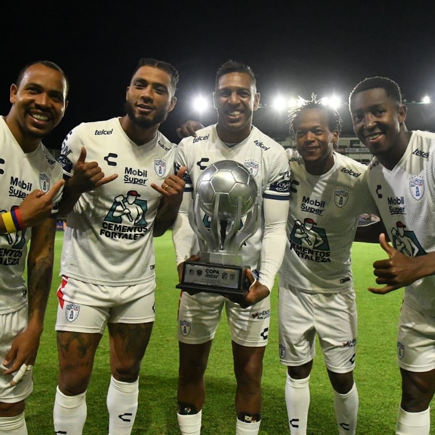JMDeporte's tweet photo. ¡NURSE CAMPEÓN EN MÉXICO!🏆

El nuevo equipo del panameño Roberto Nurse, los Tuzos del #Pachuca venció en penales al #León 4-5 tras empatar 2-2 en los 90 minutos y son campeones de la #CopaTelcel, torneo de pretemporada en #México . #JMDeportes @negronurse https://t.co/EsZ9aR3sVa