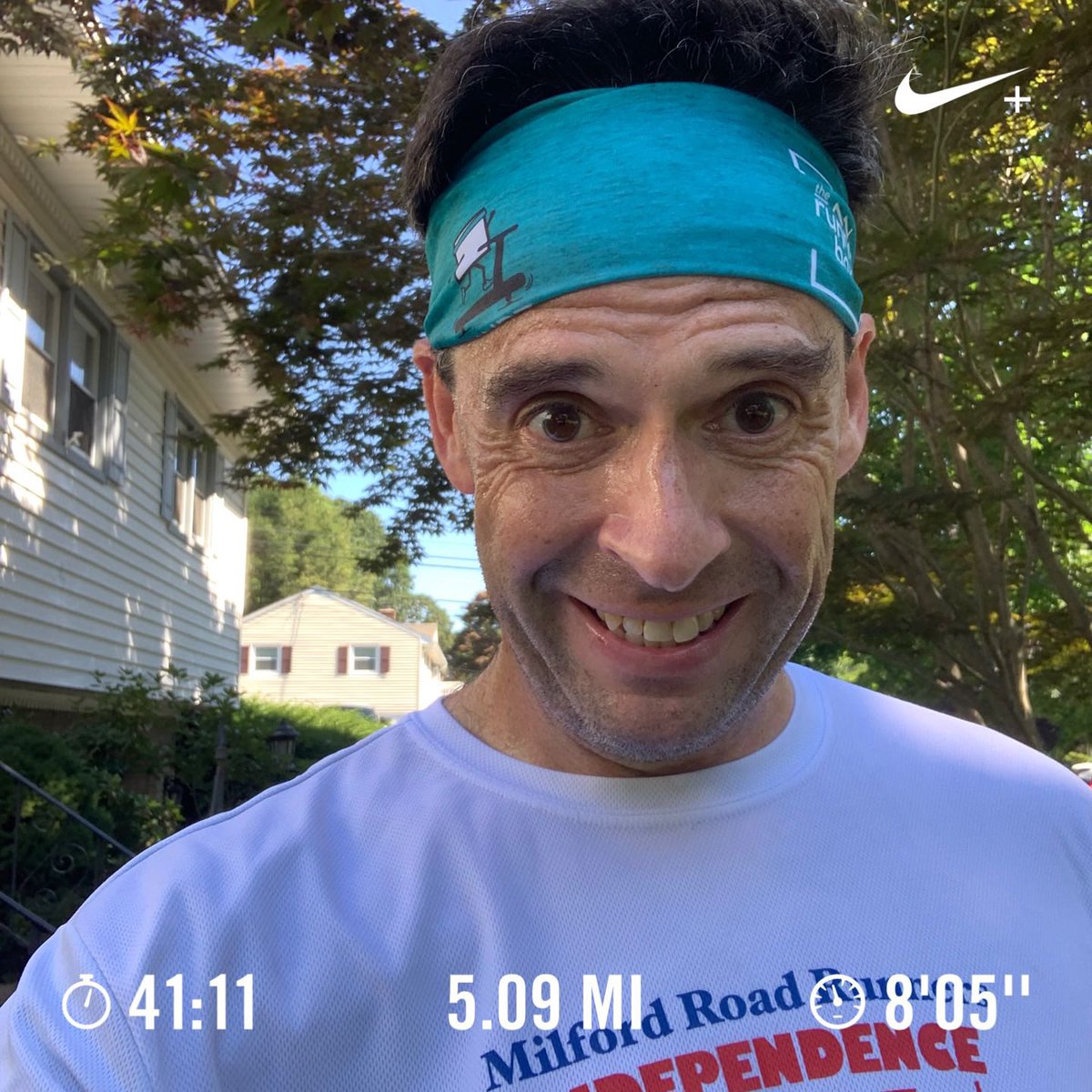 dmv1332's tweet photo. Ran 5.09 miles with Nikeβ Run Club @bandz #wtf #forthewin 5 miles gross day and no sweat in my eyes #stilldripping #grip #shredfor2021 #hydrate #energize #recover #beachfay #dribksallaround #nike #nikeplus #nikerunclub #phrcgryffindor20 #pgrc #charitymiles #vaporfly4 #letsgo https://t.co/1NrXesmKGY