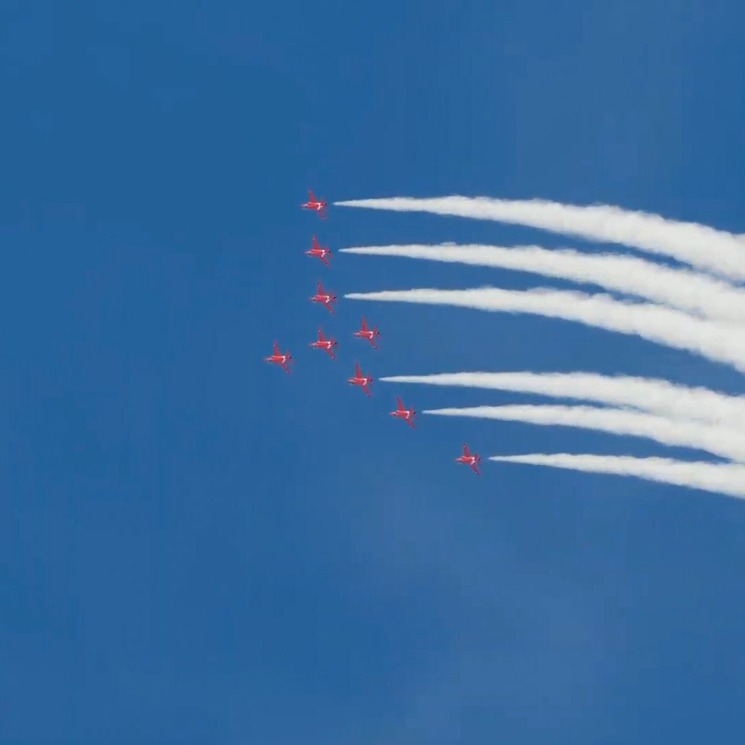 Today I learned that there is a virtual Red Arrows team, and they are bloody brilliant! #VirtualAirTattoo #RIAT2020