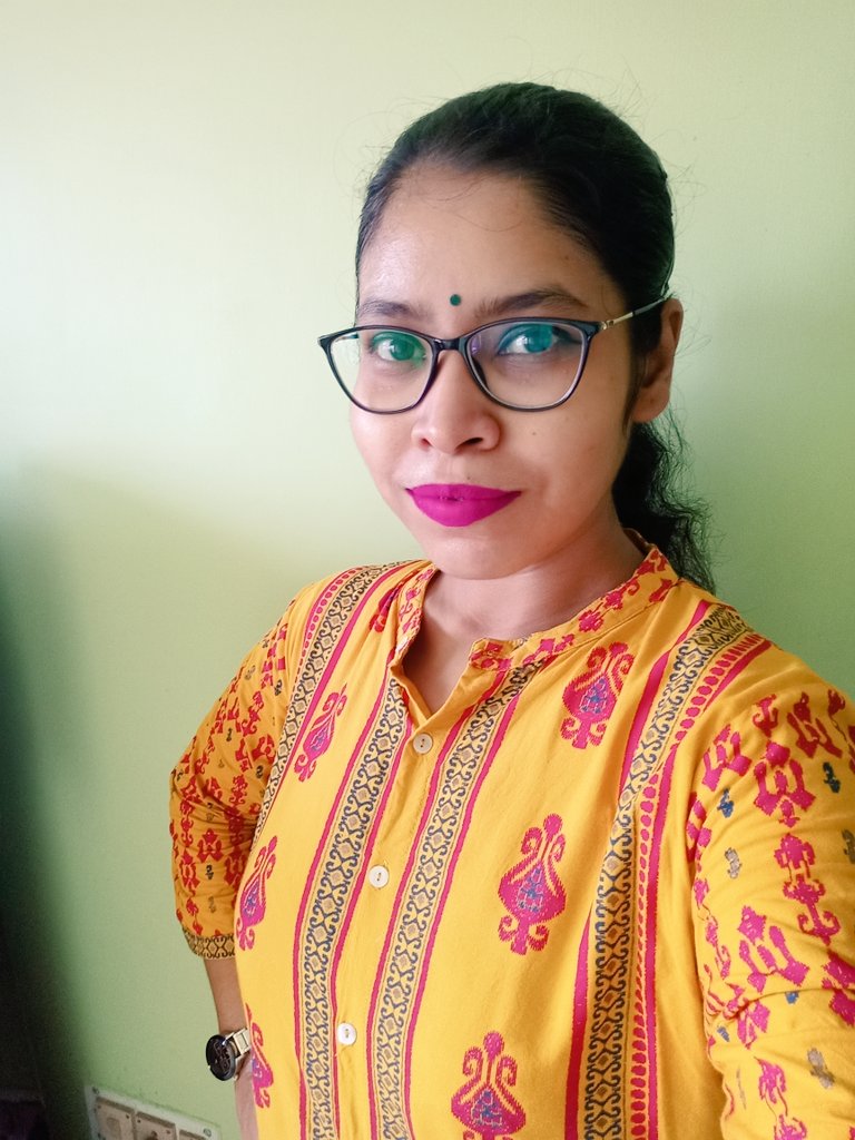 wokebong's tweet photo. Another one. #BindiNotRegressive #BindiTwitter #SymbolOfHinduism https://t.co/ddOi7kUrc9