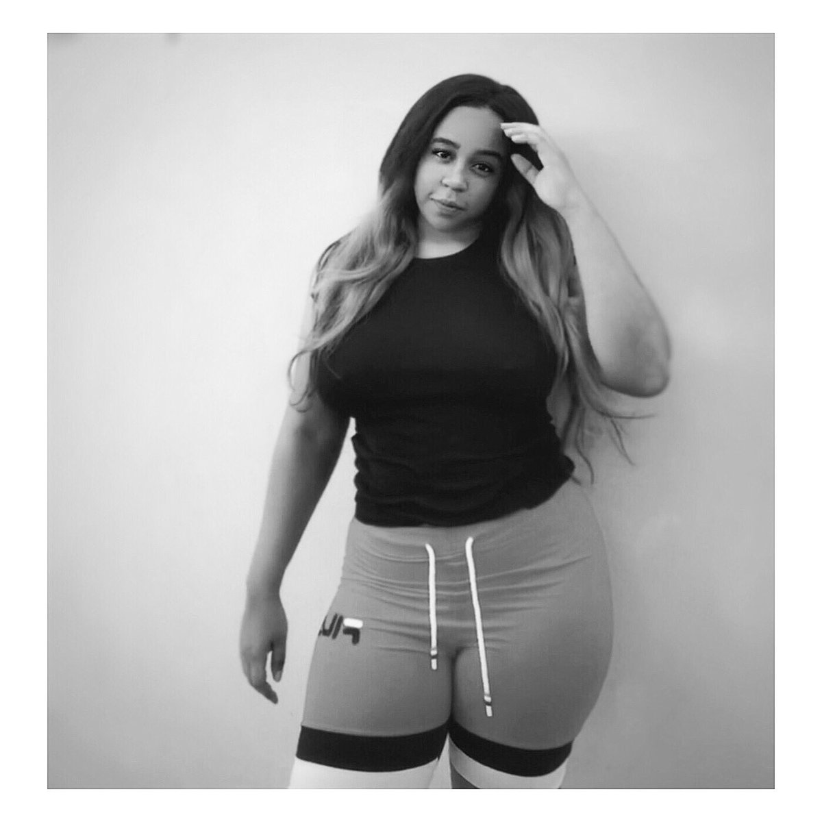 VictoriaLicda's tweet photo. 🖤. https://t.co/LCJFbzlxEM