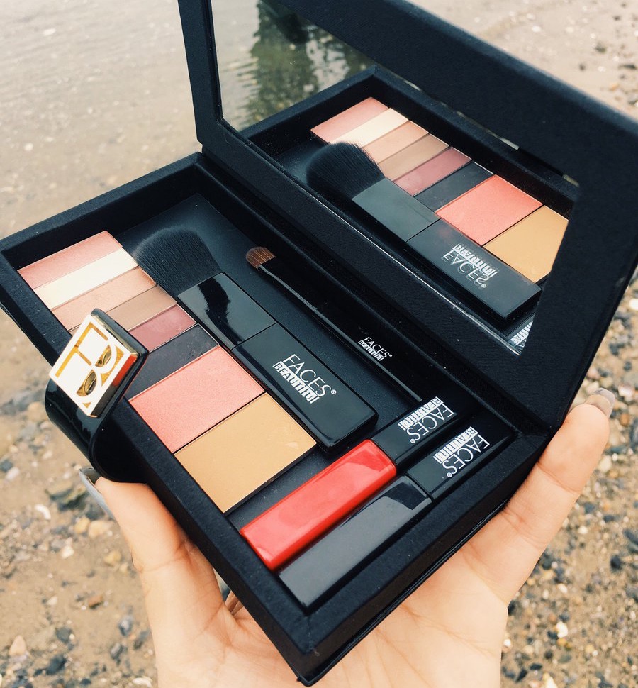 FACESbeautiful's tweet photo. #FIAC is the perfect palette for touch ups on-the-go!

#onthego #busylifestyle #nightout #accessory #friends #beautyaccessory #fun #accessories #beautyblogger https://t.co/7qFzBMuHUZ