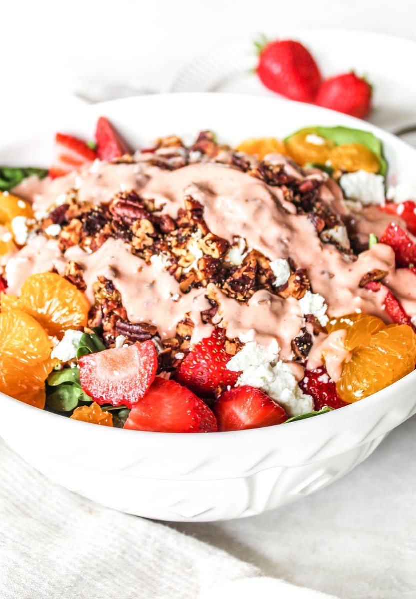 This STRAWBERRY GOAT CHEESE SALD is my all time favorite! It includes my creamy strawberry dressing and candied pecans!🍓 thewholecook.com/strawberry-goa…